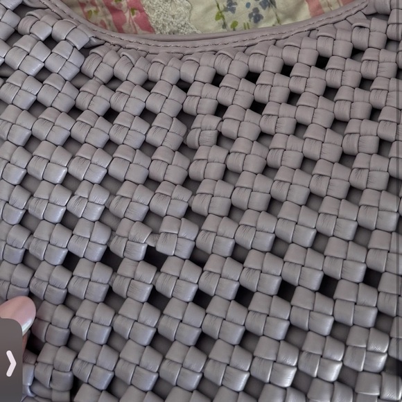 ANTHROPOLOGIE LAVENDER HONEYCOMB HANDBAG!!! Gorgeous!!!!! - Picture 3 of 5